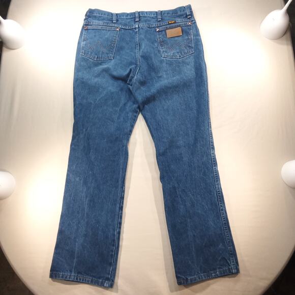 Wrangler Men’s Jeans Blue Denim Straight Leg Size 38x32 Great Condition - Picture 7 of 7
